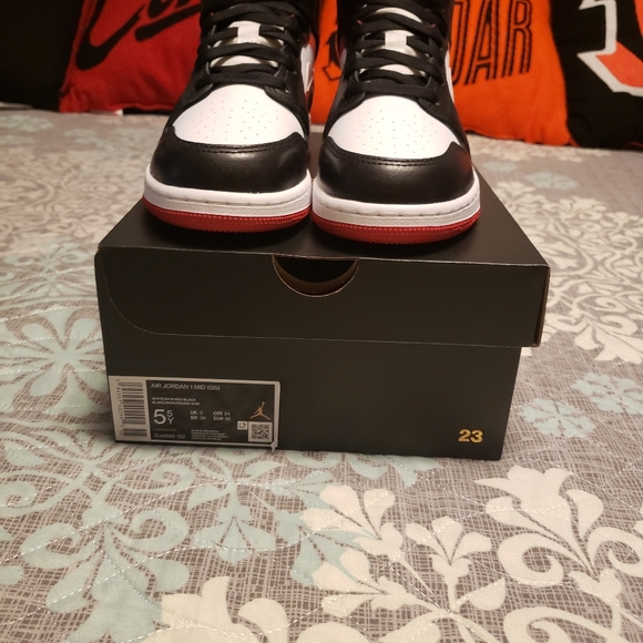 Air jordan 1 mids - Picture 4 of 6